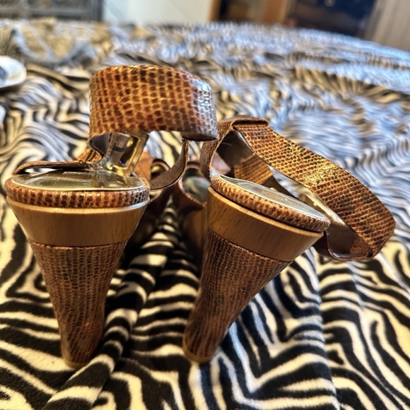 INC Brown Strappy Patterned Wedge Heels Size 7 - Picture 4 of 4